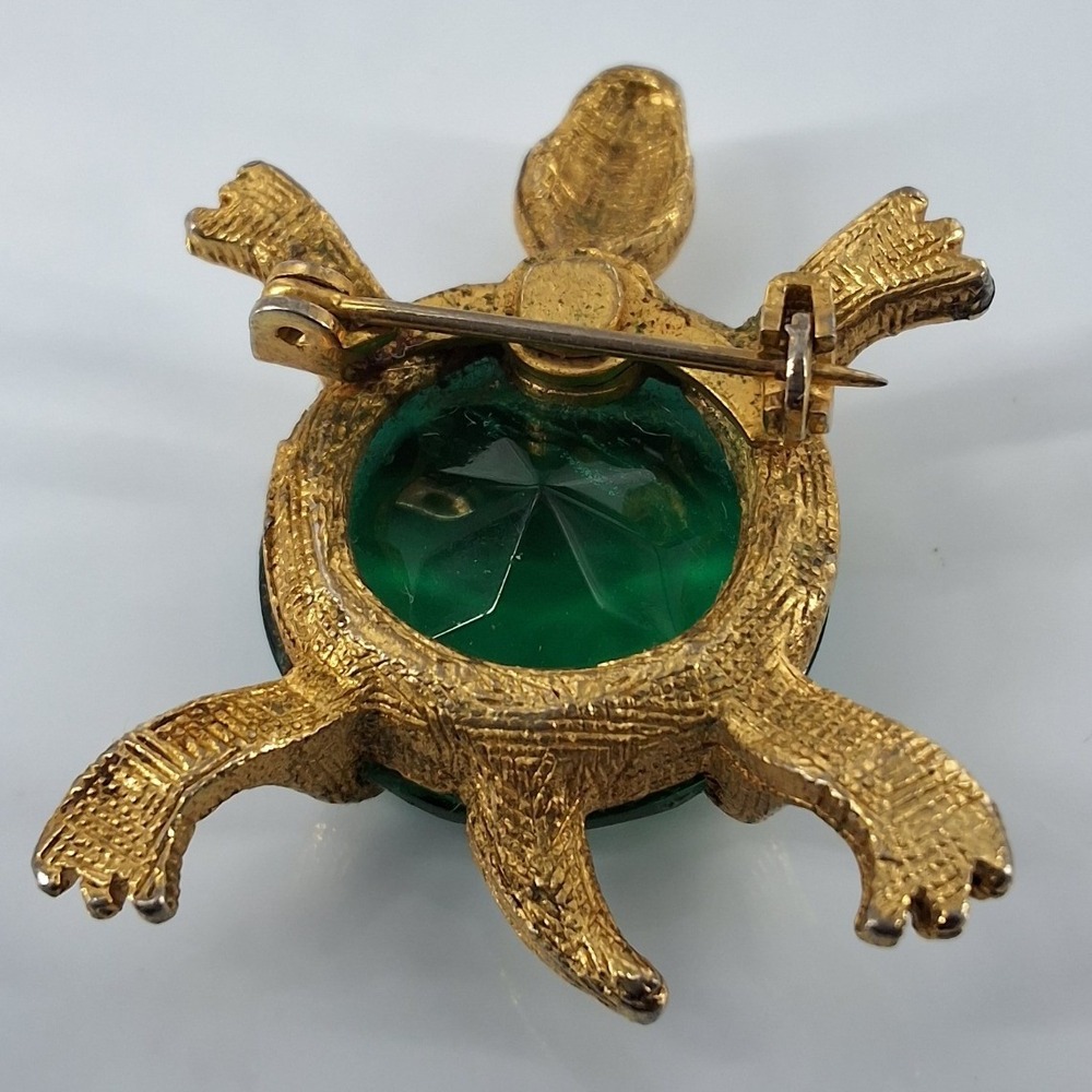 Vintage Gold Tone Turtle Brooch Emerald Green Glass Rhinestone Eye Pin - Picture 8 of 8